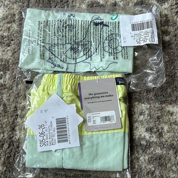 Patagonia Baby Regenerative Organic T-shirt and Baby Boardshorts - Picture 2 of 2